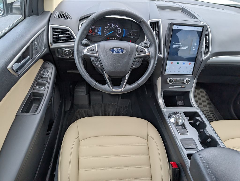2021 Ford Edge SEL photo 5