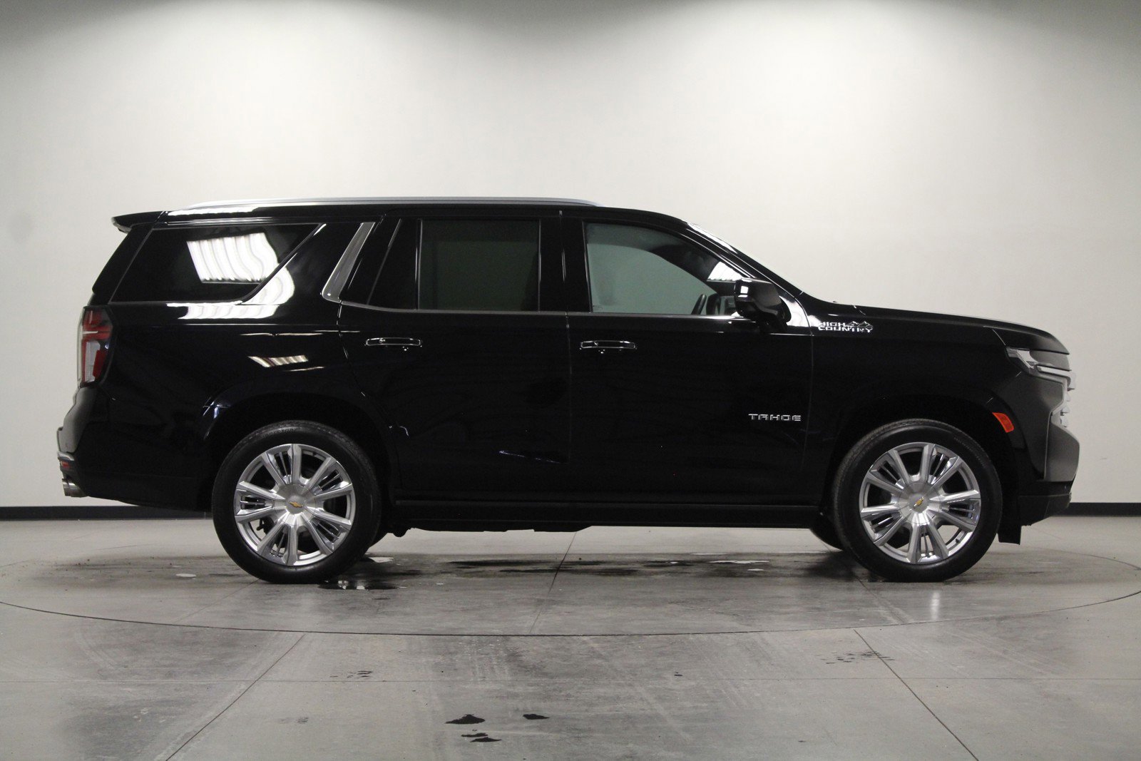 2023 Chevrolet Tahoe High Country photo 2