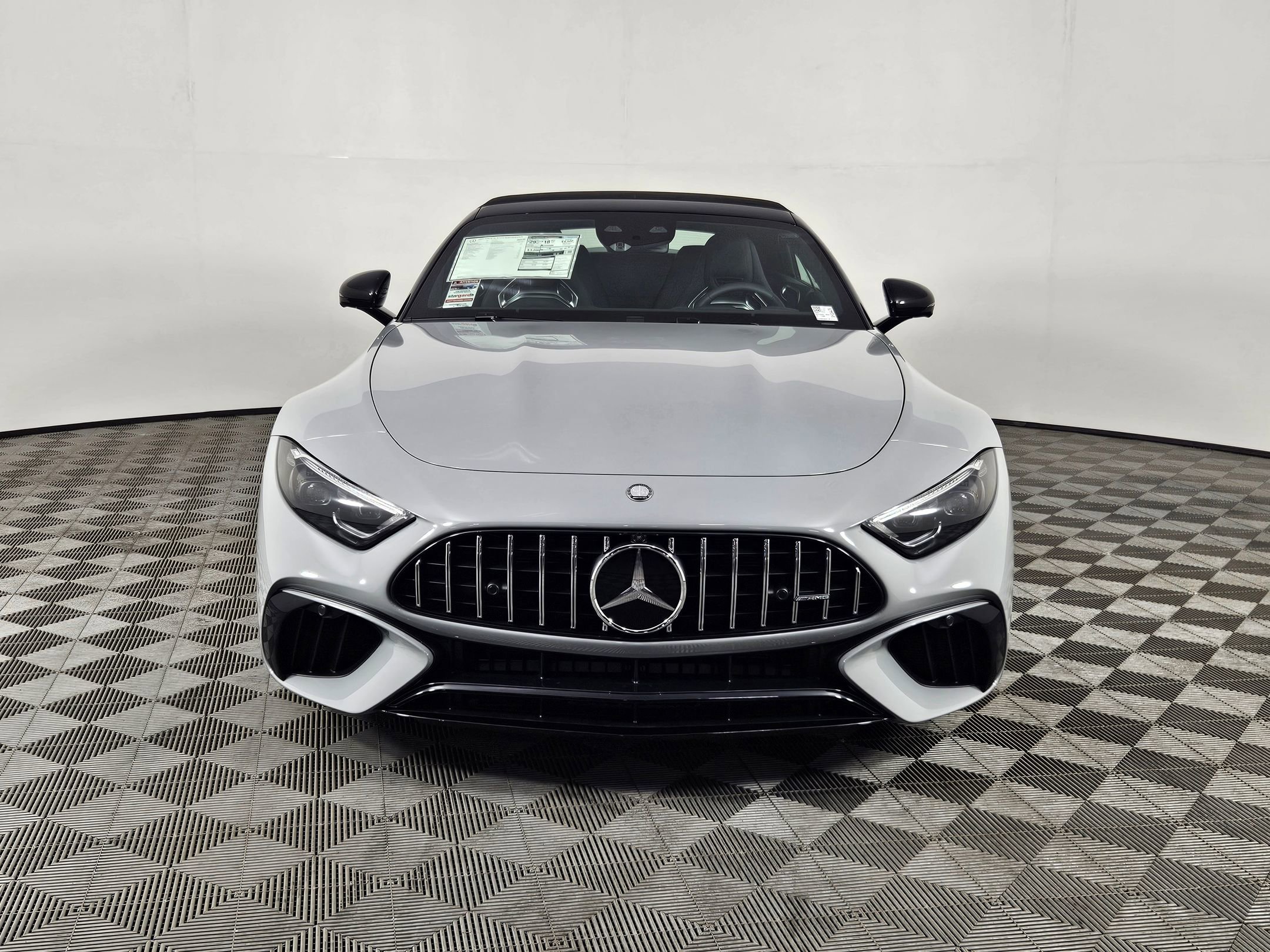 2025 Mercedes Benz SL AMG 63 photo 8