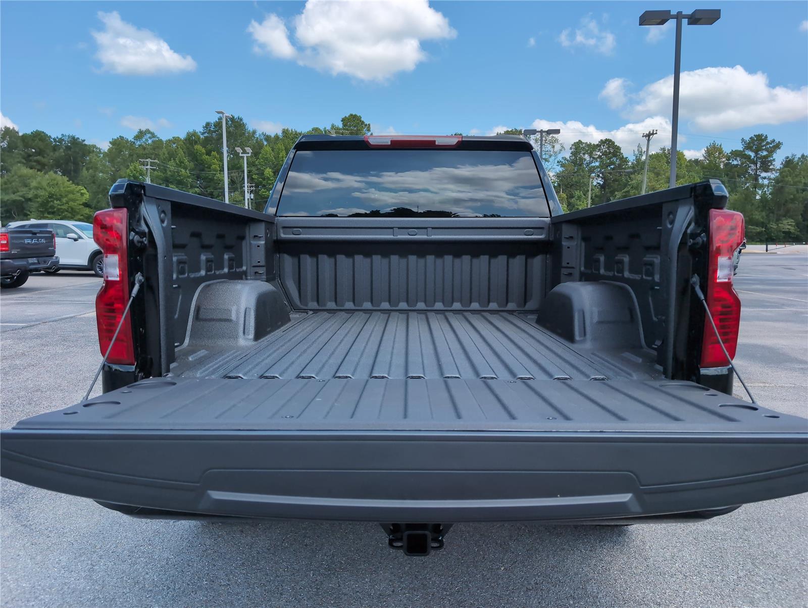 2025 Chevrolet Silverado 1500 Custom photo 27