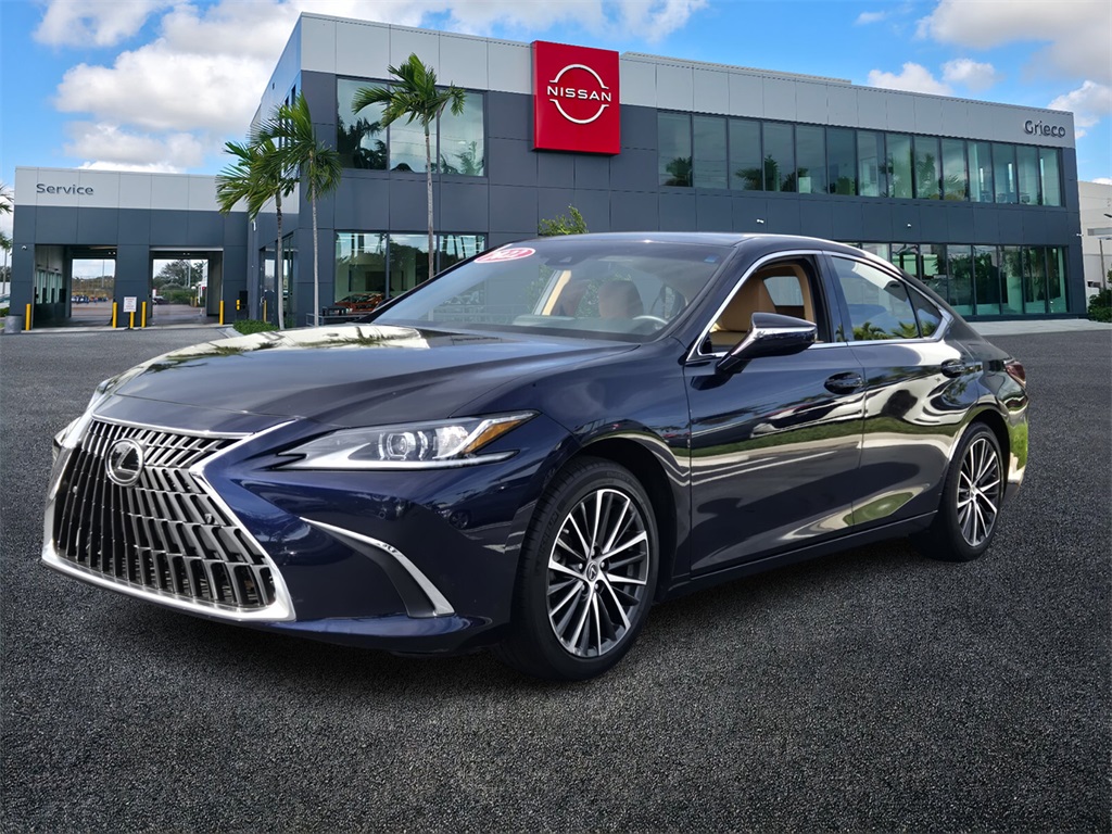 2022 Lexus ES 350's photo