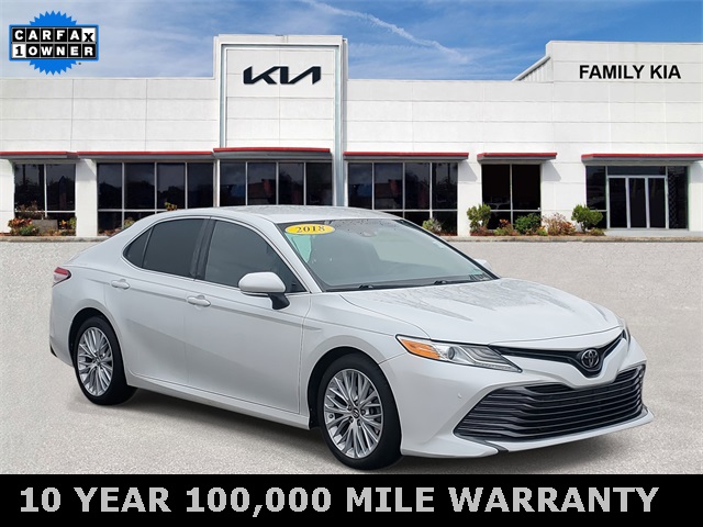 2018 Toyota Camry XLE's photo