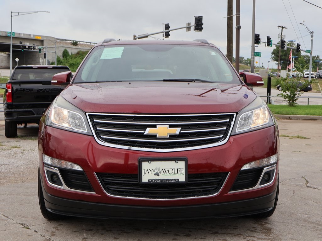 Used 2016 Chevrolet Traverse 2LT with VIN 1GNKRHKDXGJ330740 for sale in Kansas City, MO