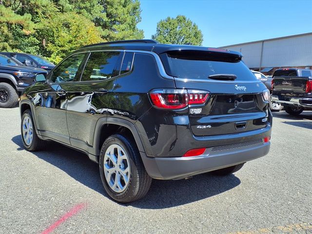 2024 Jeep Compass Latitude photo 4