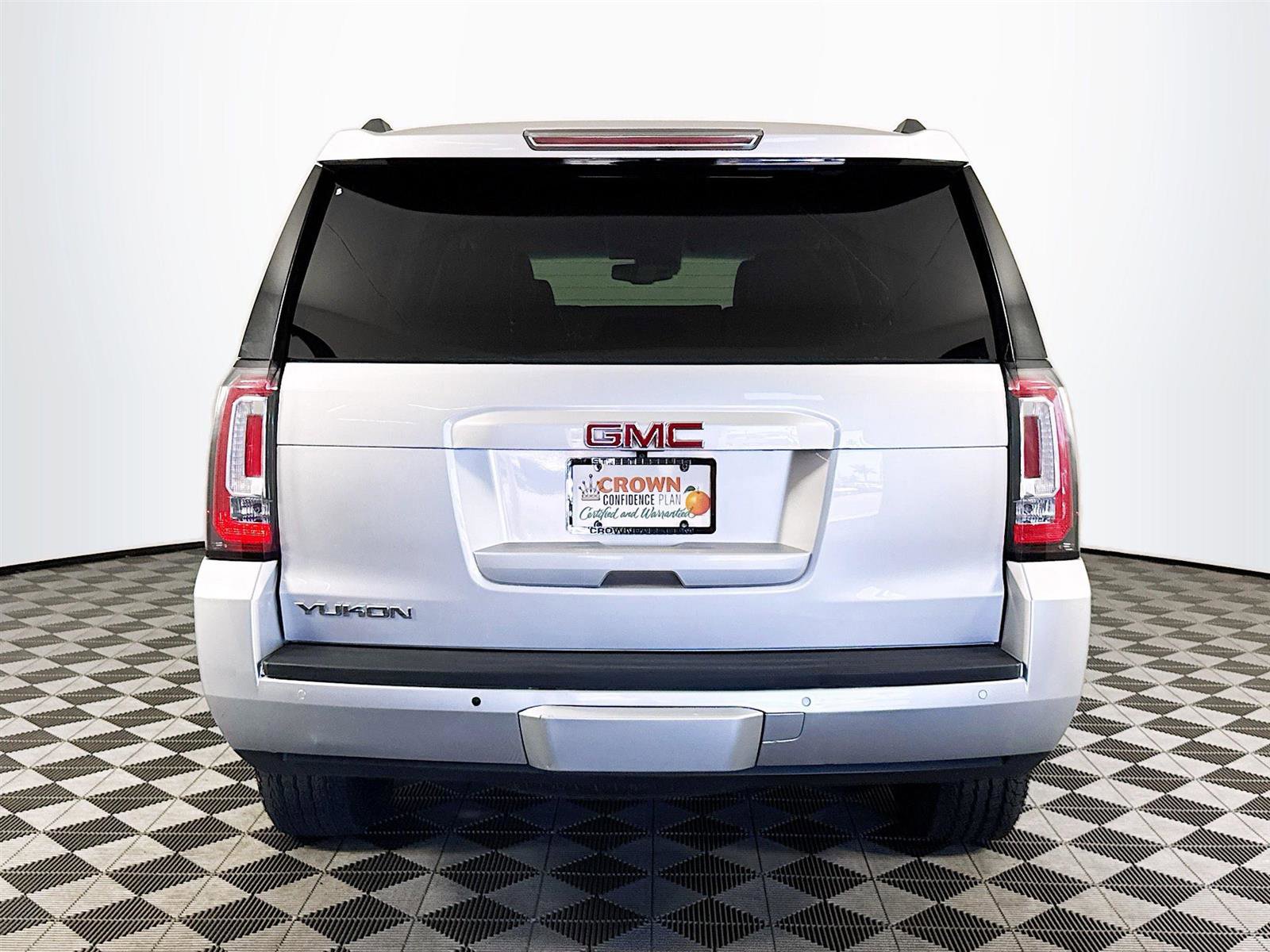 2017 Gmc Yukon SLT photo 6