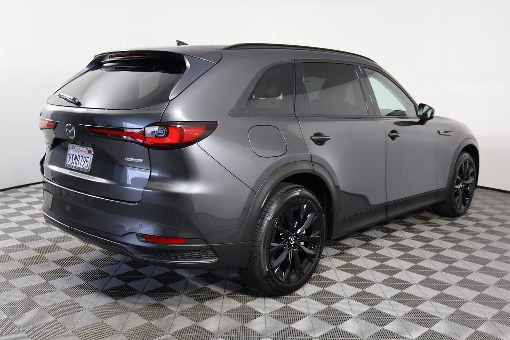 2025 Mazda CX-90 Premium photo 4