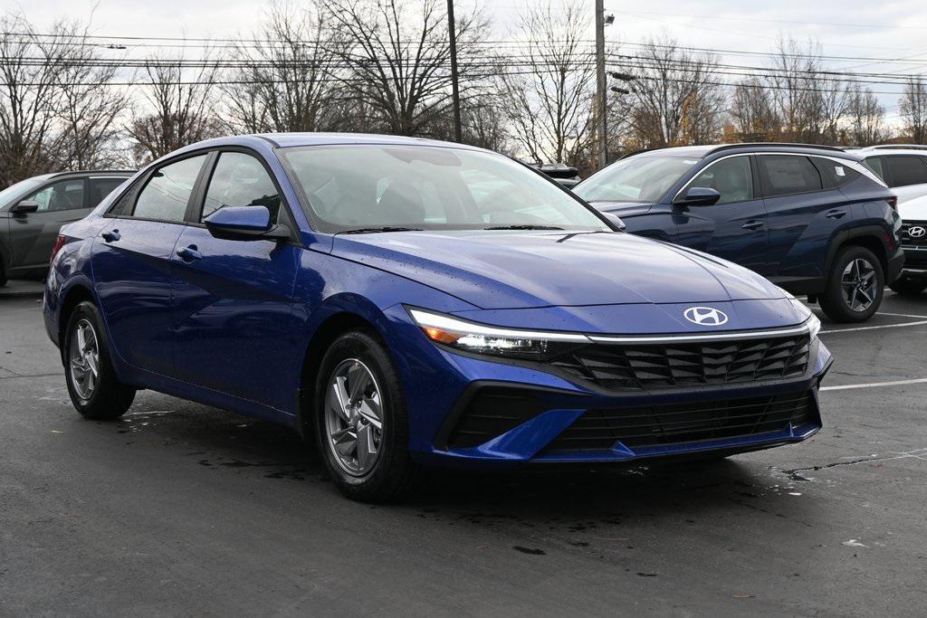 2026 Hyundai Elantra SE's photo