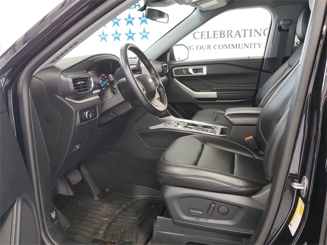 2023 Ford Explorer XLT photo 5