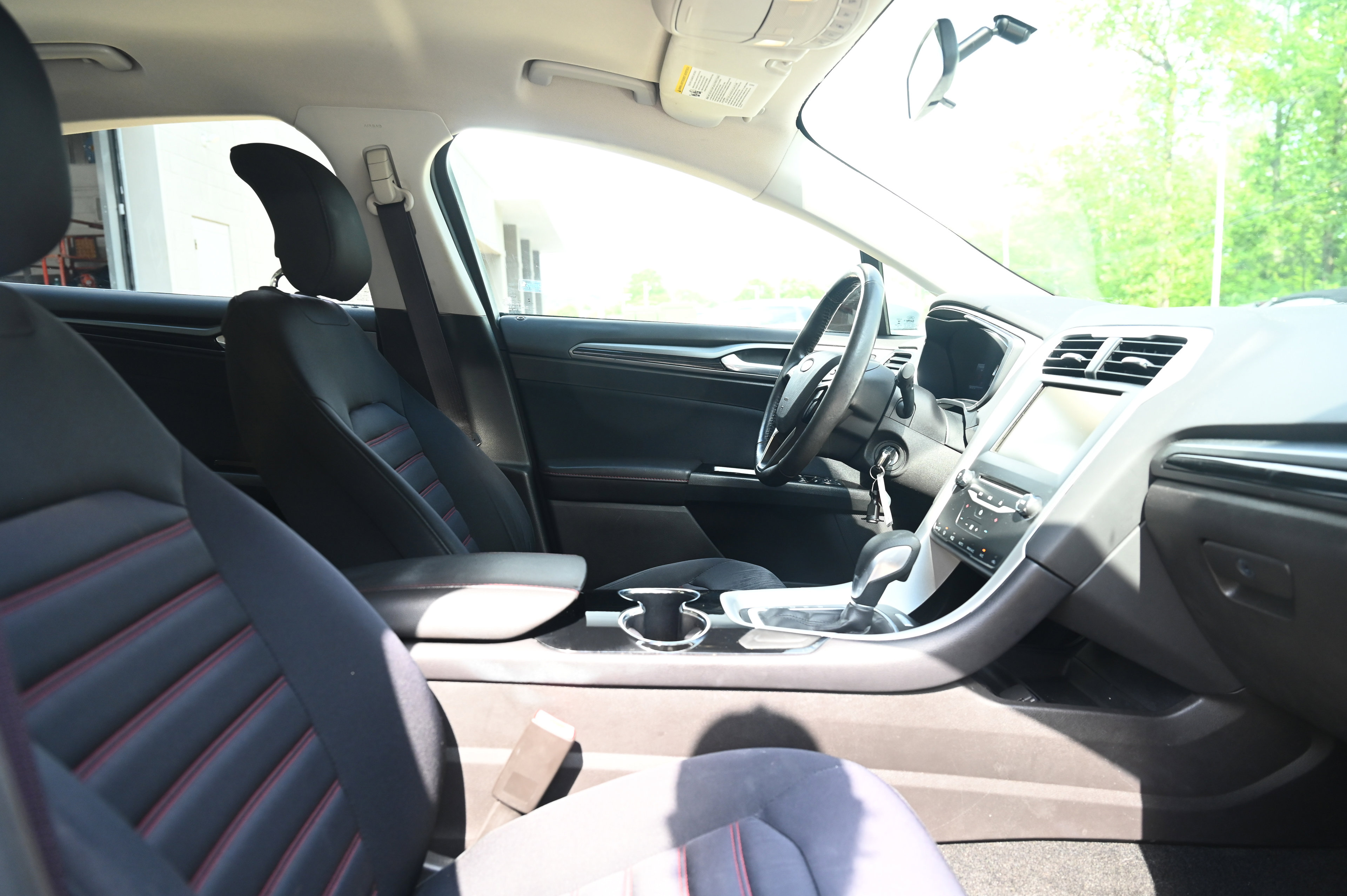 2014 Ford Fusion SE photo 21