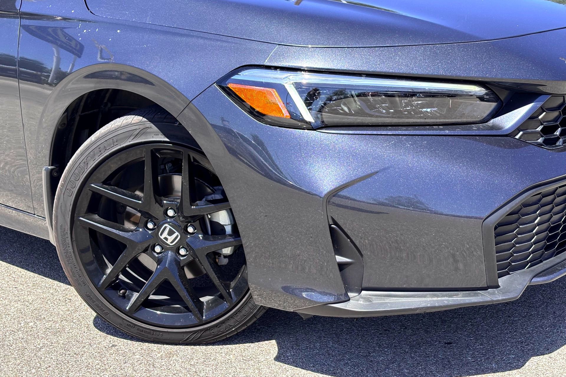 2025 Honda Civic Sport photo 3