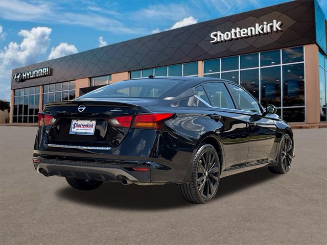 2022 Nissan Altima 2.5 SR photo 4