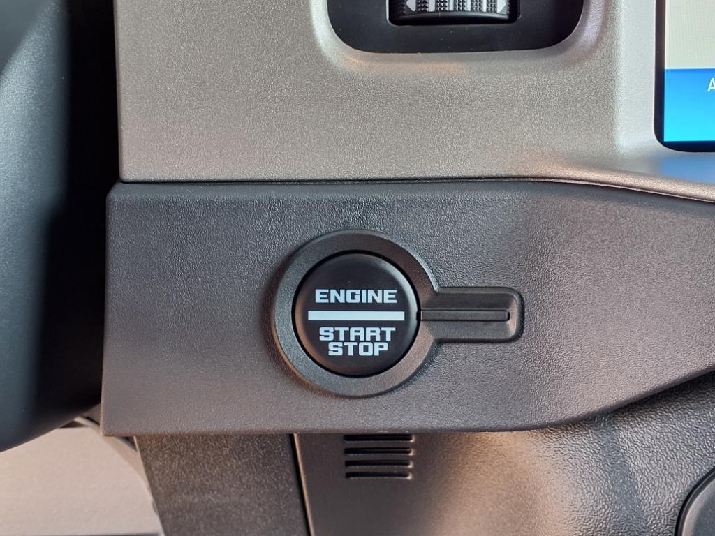 2025 Ford Bronco Outer Banks photo 11