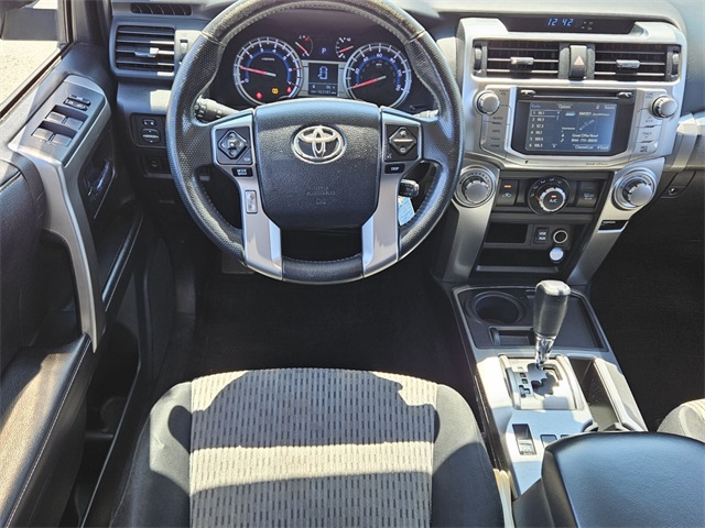 2016 Toyota 4Runner SR5 photo 7