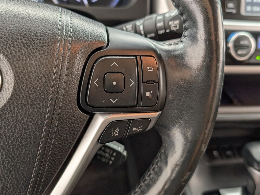 2017 Toyota Highlander Limited Platinum photo 27