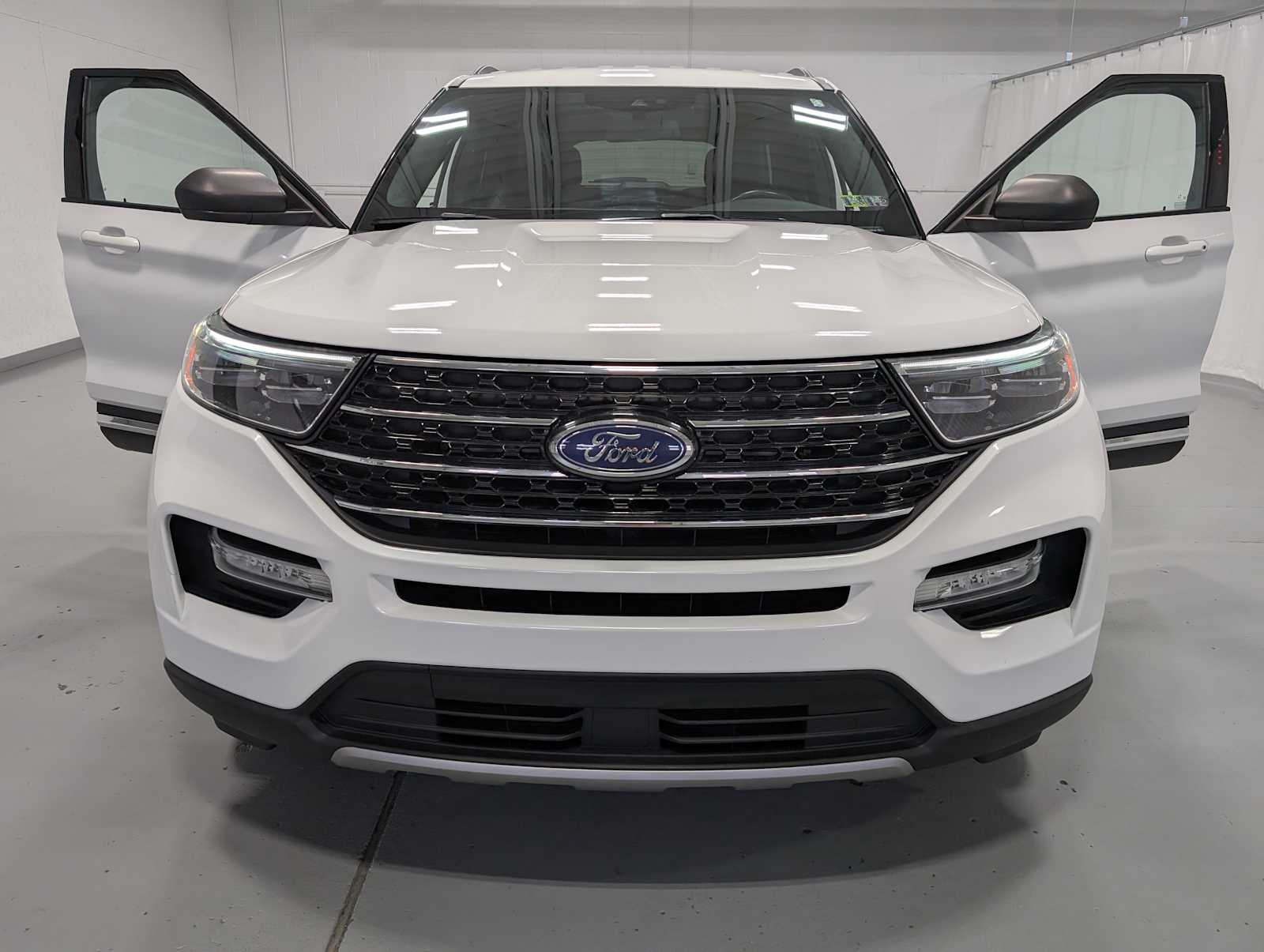 2020 Ford Explorer XLT photo 12