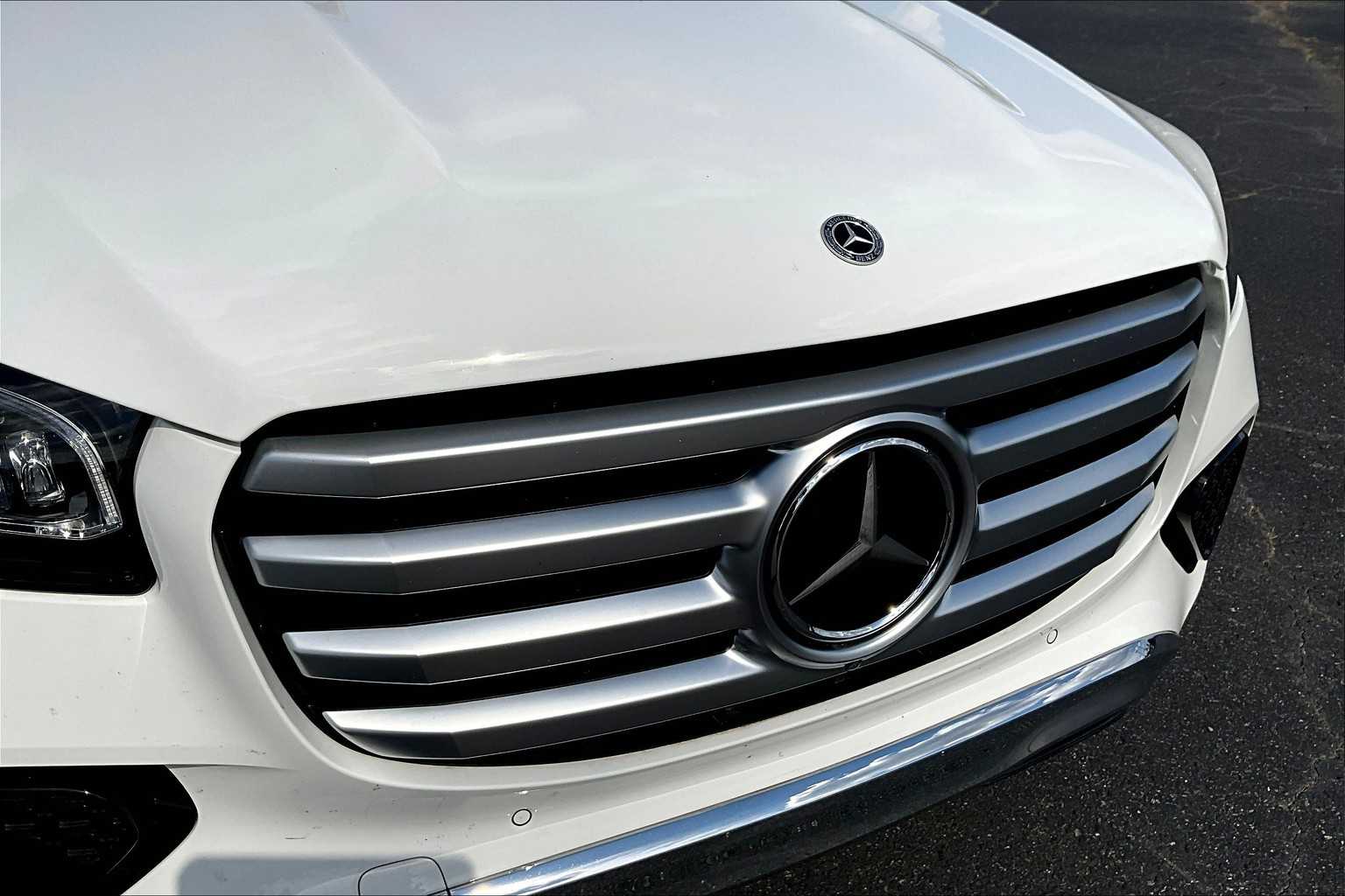 2024 Mercedes Benz GLS 450 4MATIC photo 26