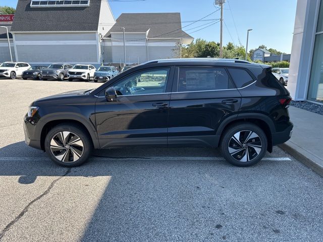 2025 Volkswagen Taos SE photo 4
