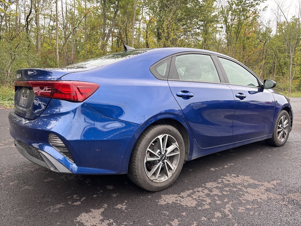 2023 Kia Forte LXS photo 9