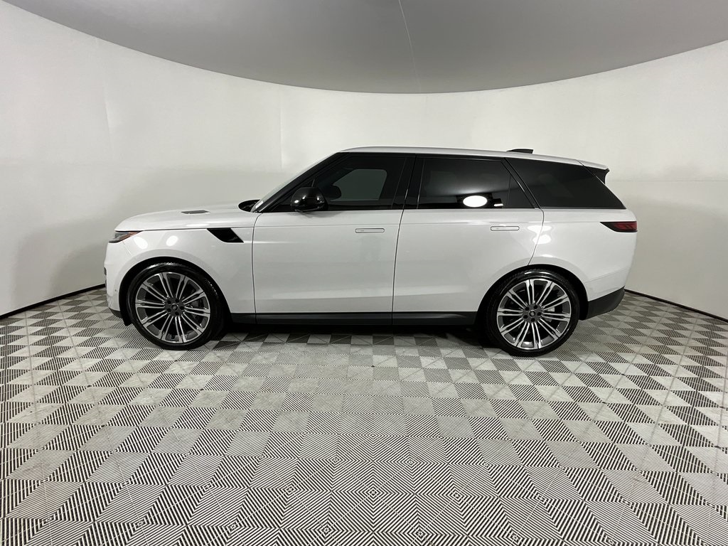 2024 Land Rover Range Rover Sport SE photo 2