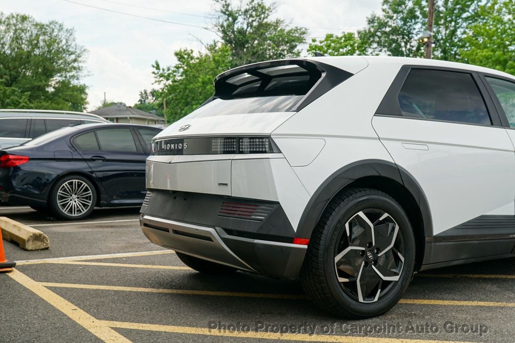 2022 Hyundai Ioniq 5 Electric photo 3