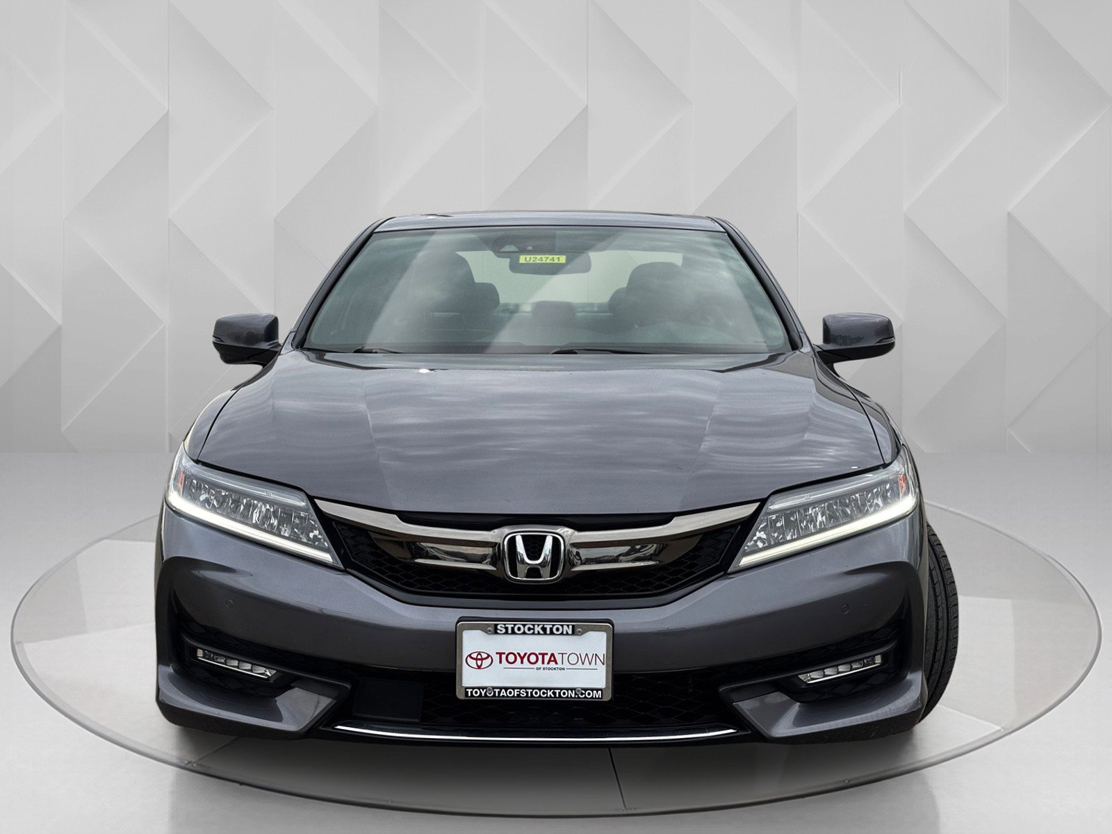 2016 Honda Accord Touring photo 4