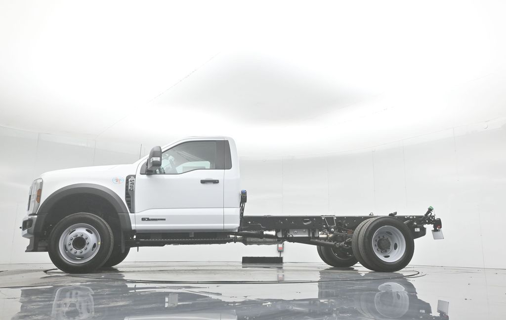 2025 Ford F-450 Chassis XL