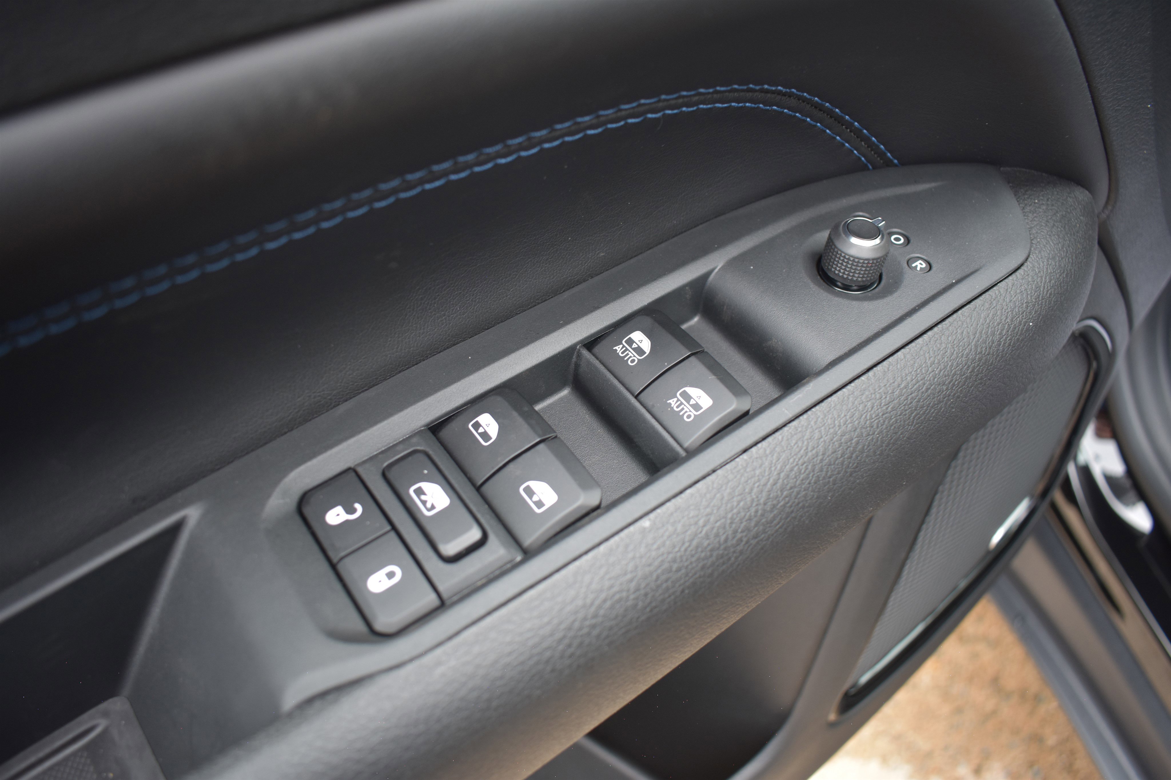 2025 Jeep Compass Latitude photo 4