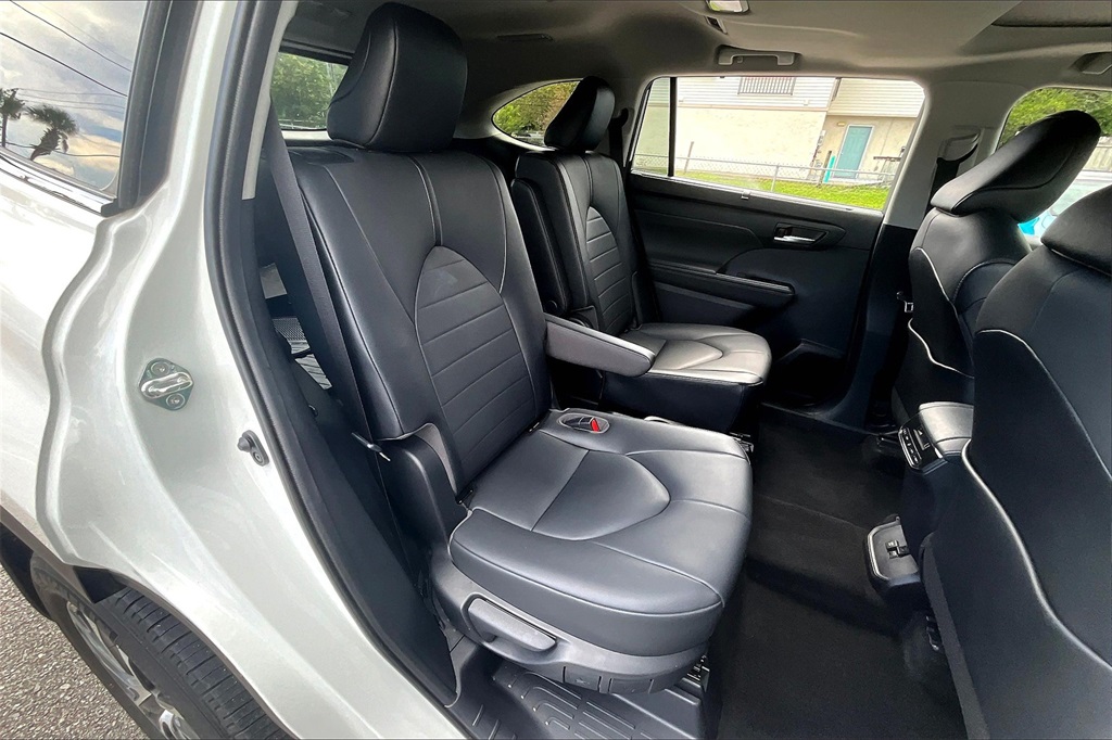 2020 Toyota Highlander XLE photo 22