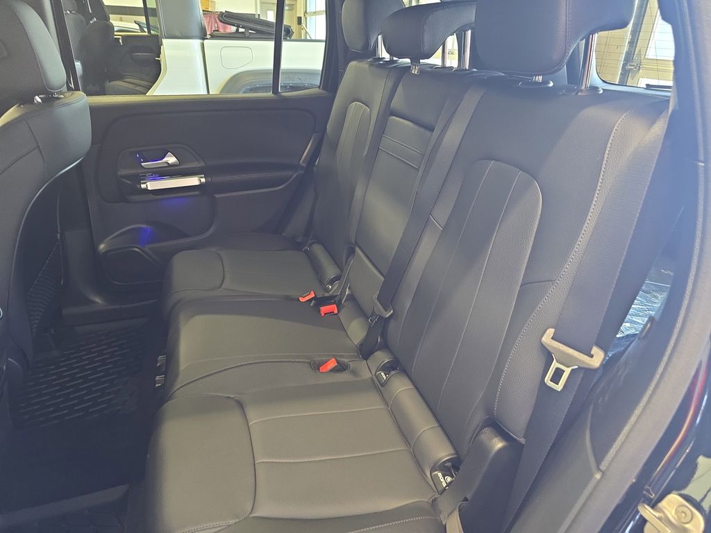 2025 Mercedes Benz GLB 250 photo 13