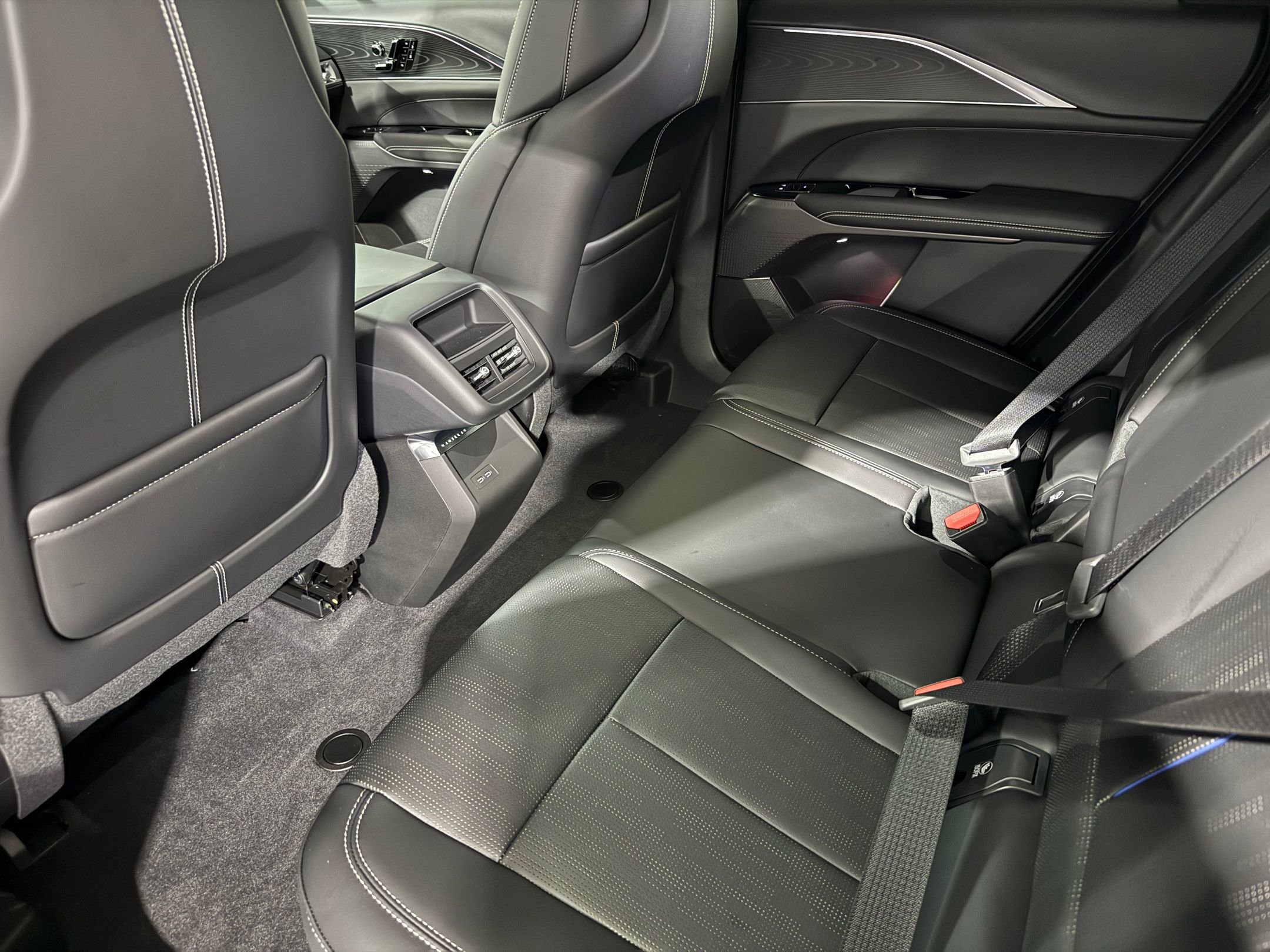 2026 Cadillac Lyriq Sport photo 31