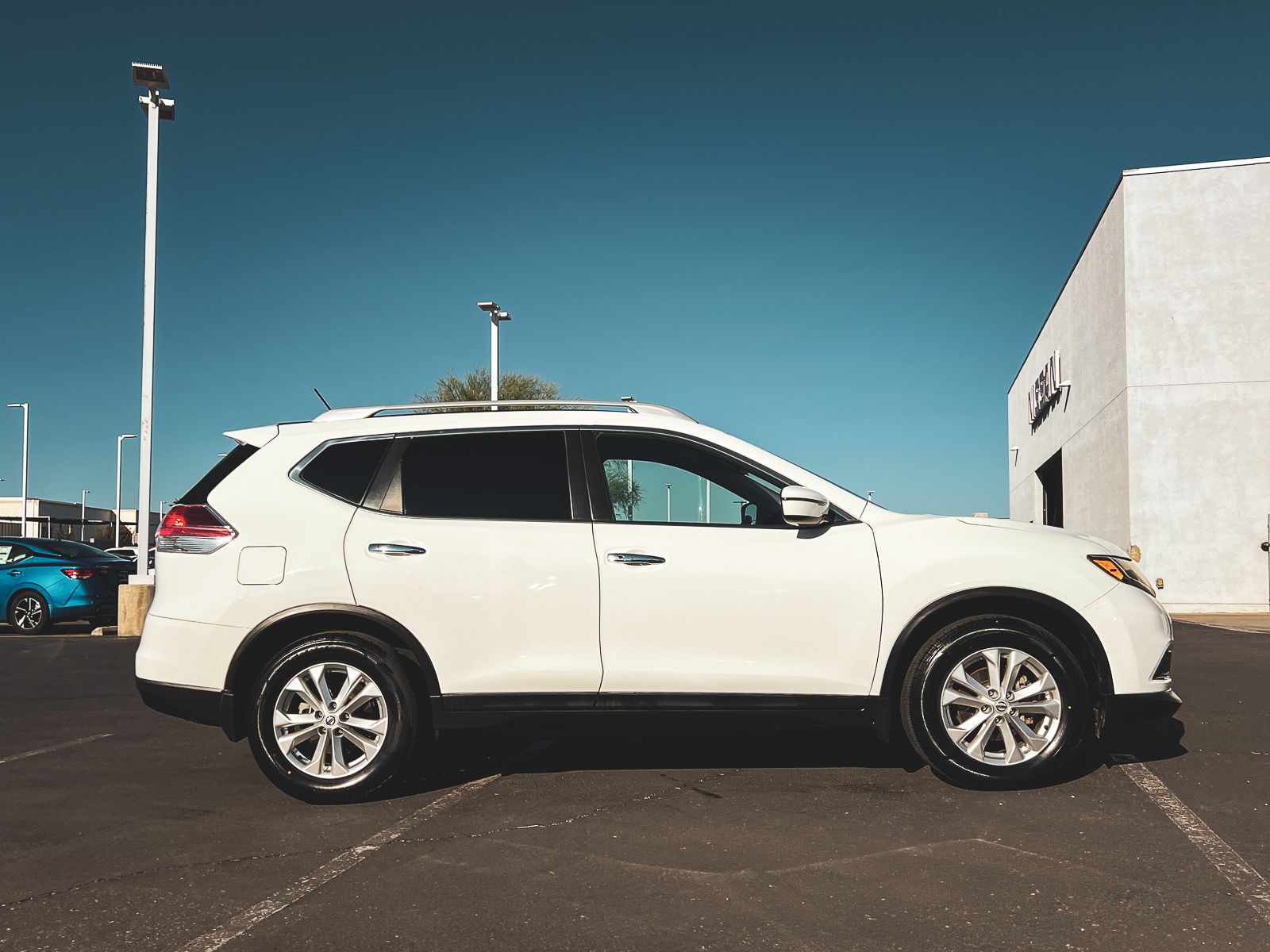 2016 Nissan Rogue SV photo 7