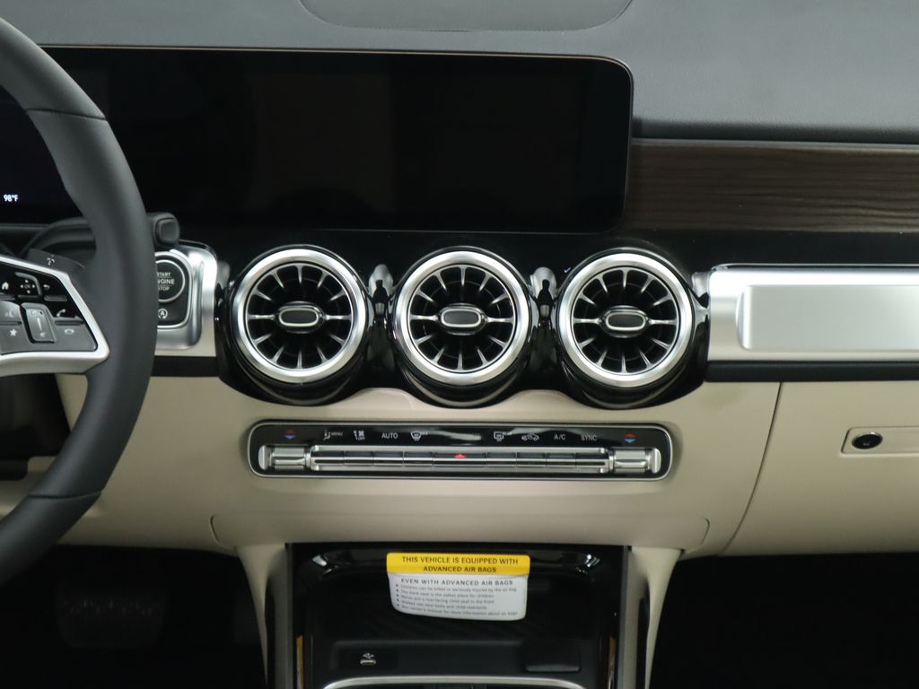 2026 Mercedes Benz GLB 250 photo 15