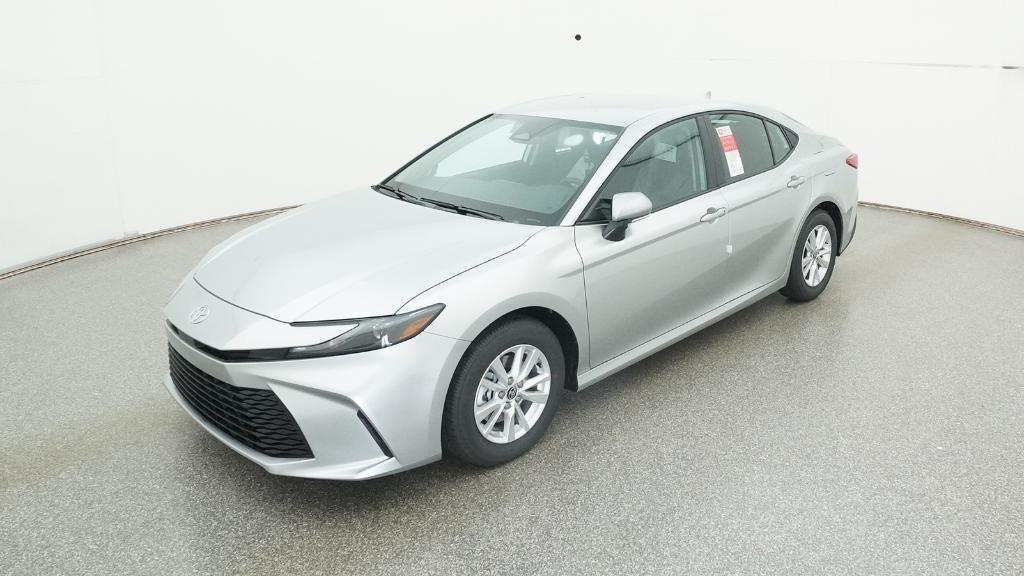 2026 Toyota Camry LE's photo