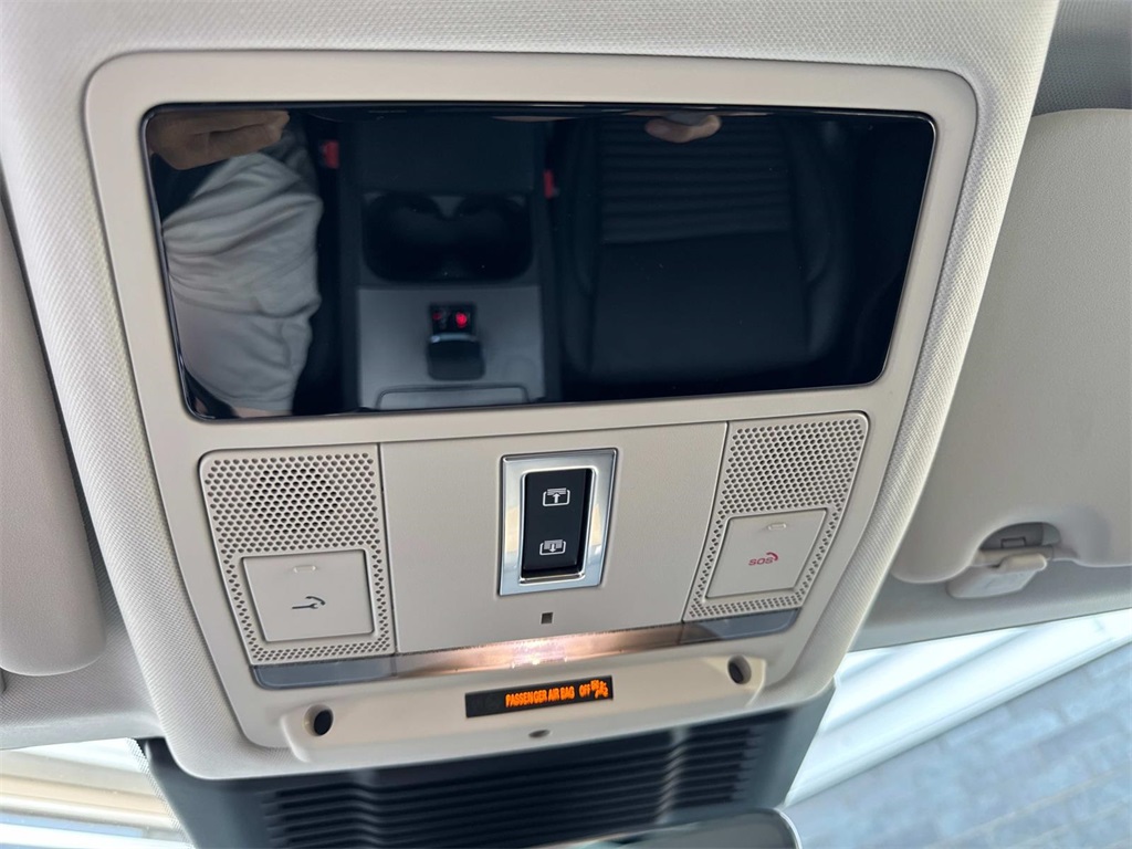 2025 Land Rover Discovery Sport S photo 21