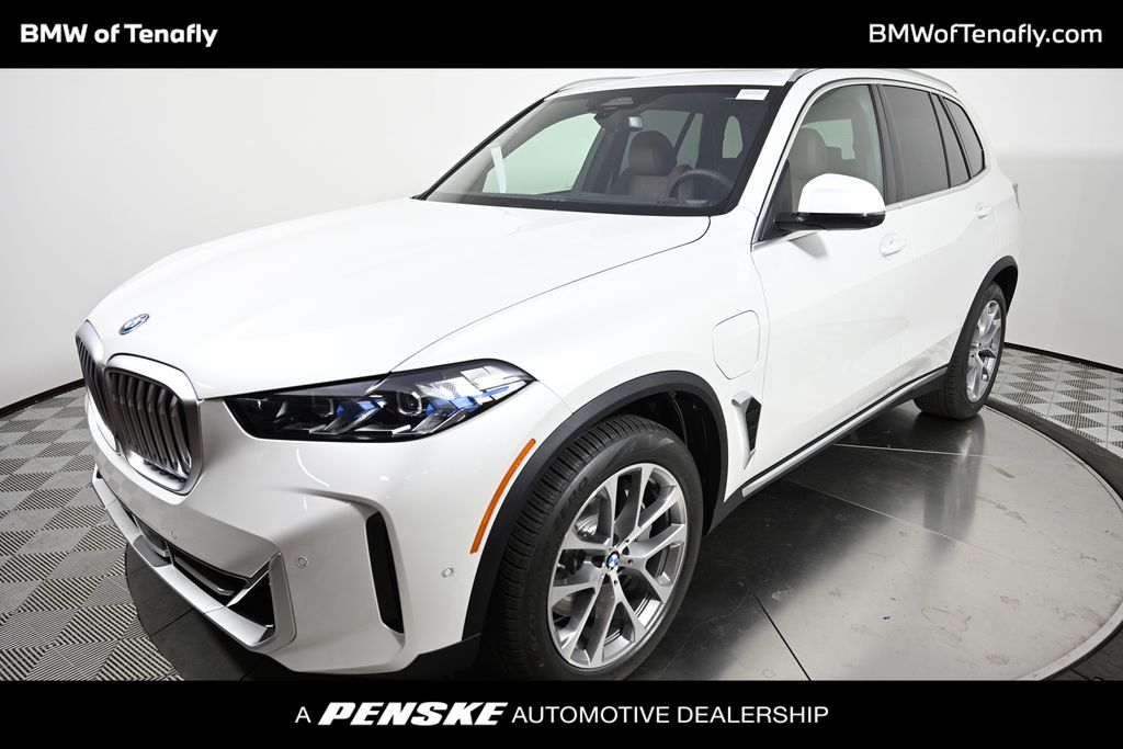 2026 BMW X5 50e's photo