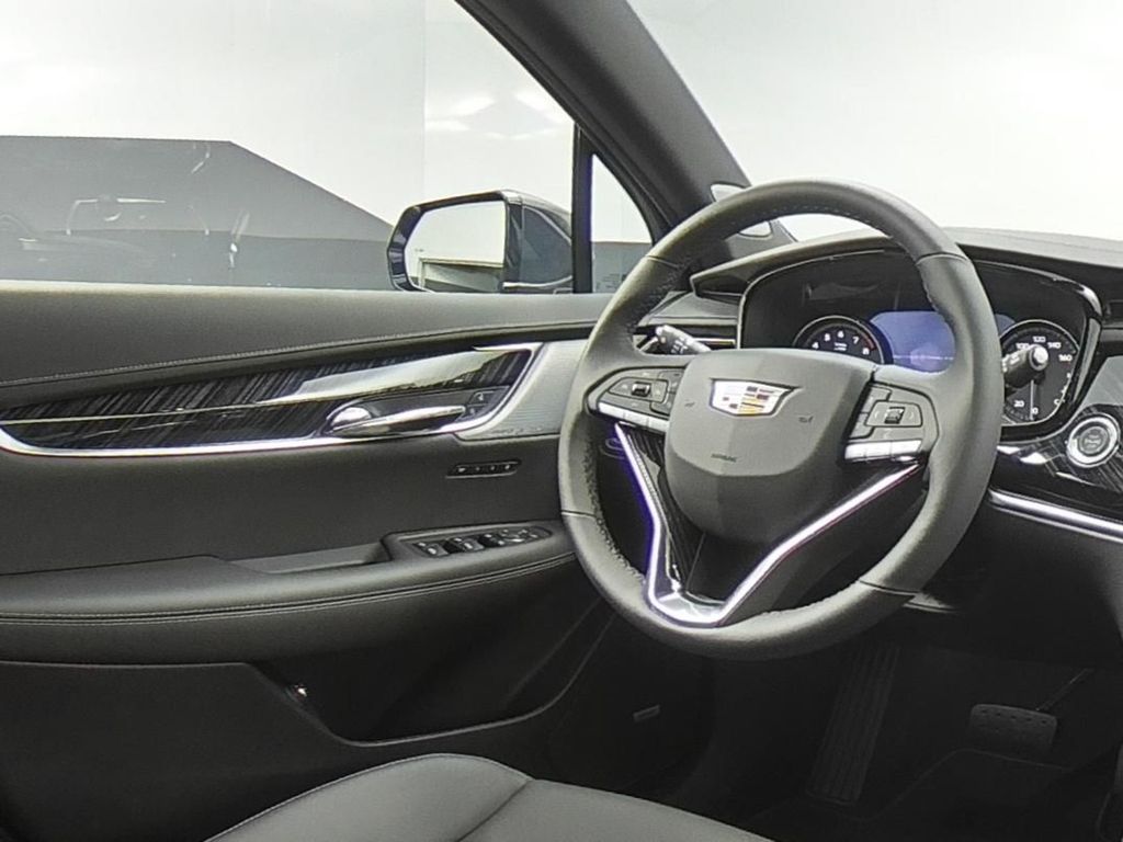 2025 Cadillac XT6 Premium Luxury photo 8