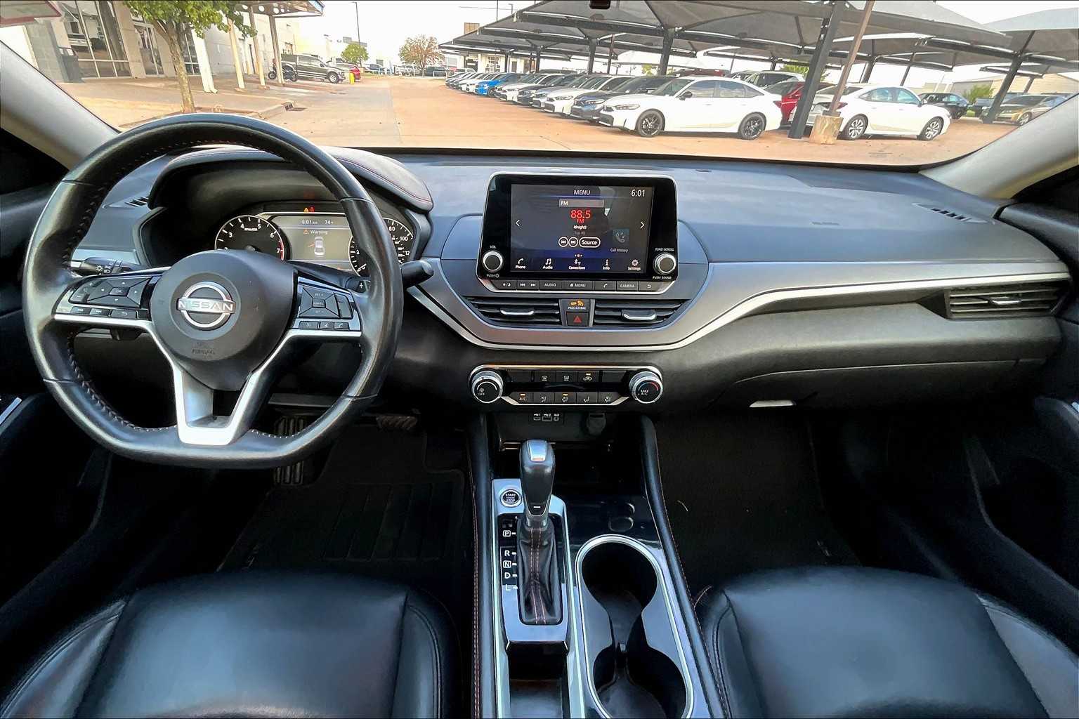 2024 Nissan Altima 2.5 SR photo 13