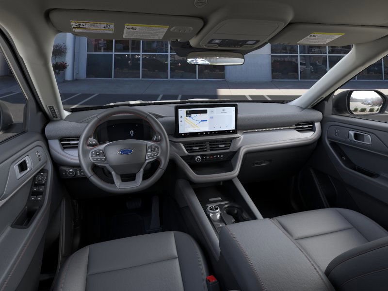 2025 Ford Explorer photo 8