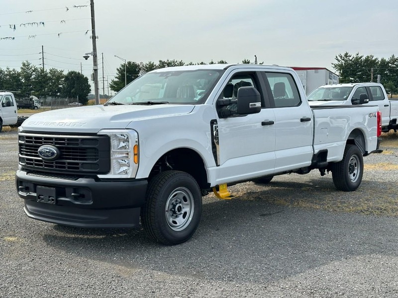 2026 Ford F-350 Super Duty XL's photo