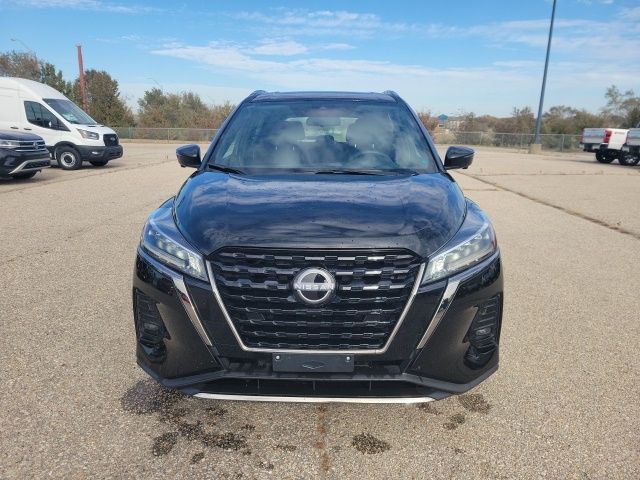 2024 Nissan Kicks SR photo 4