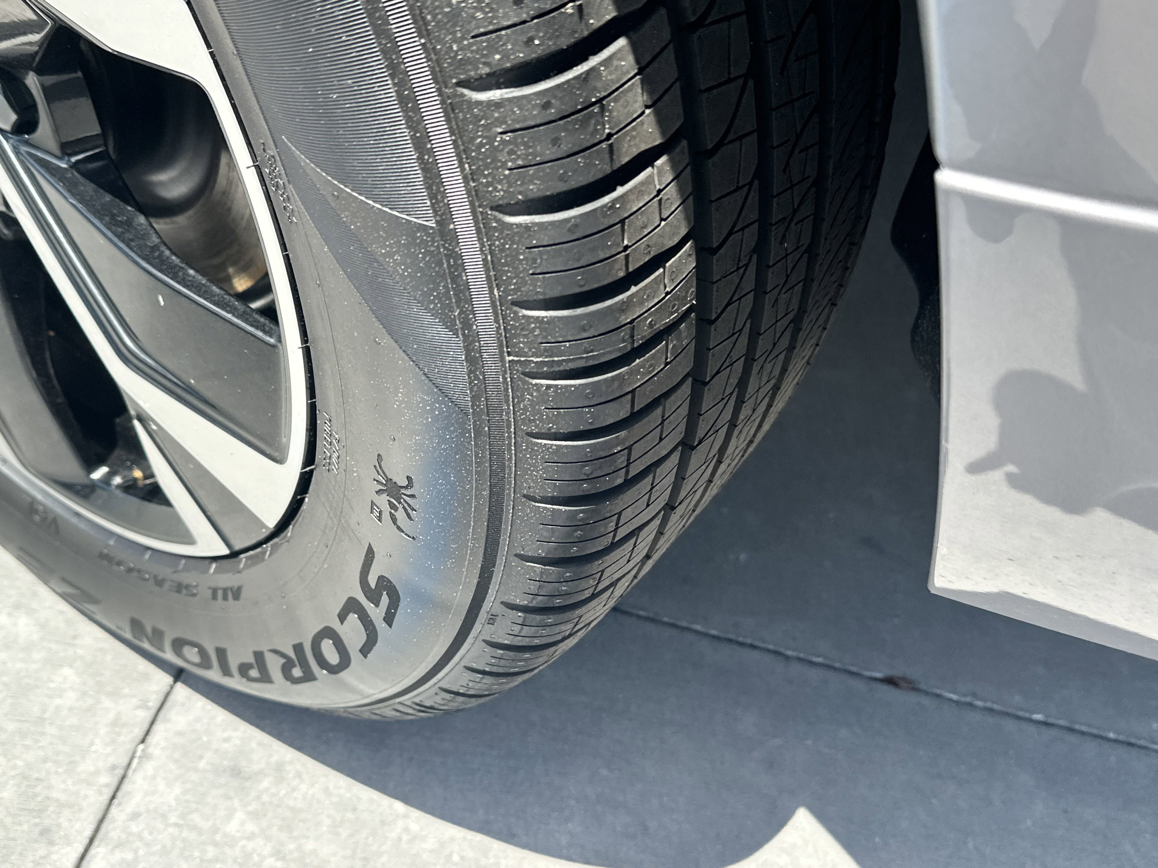 2026 Volvo XC60 B5 Core photo 4