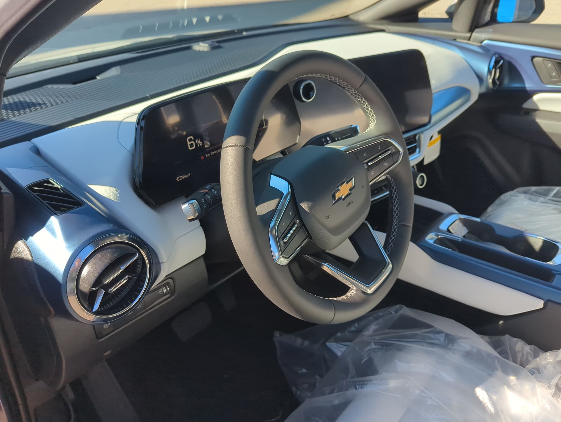 2026 Chevrolet Equinox EV 1LT photo 2