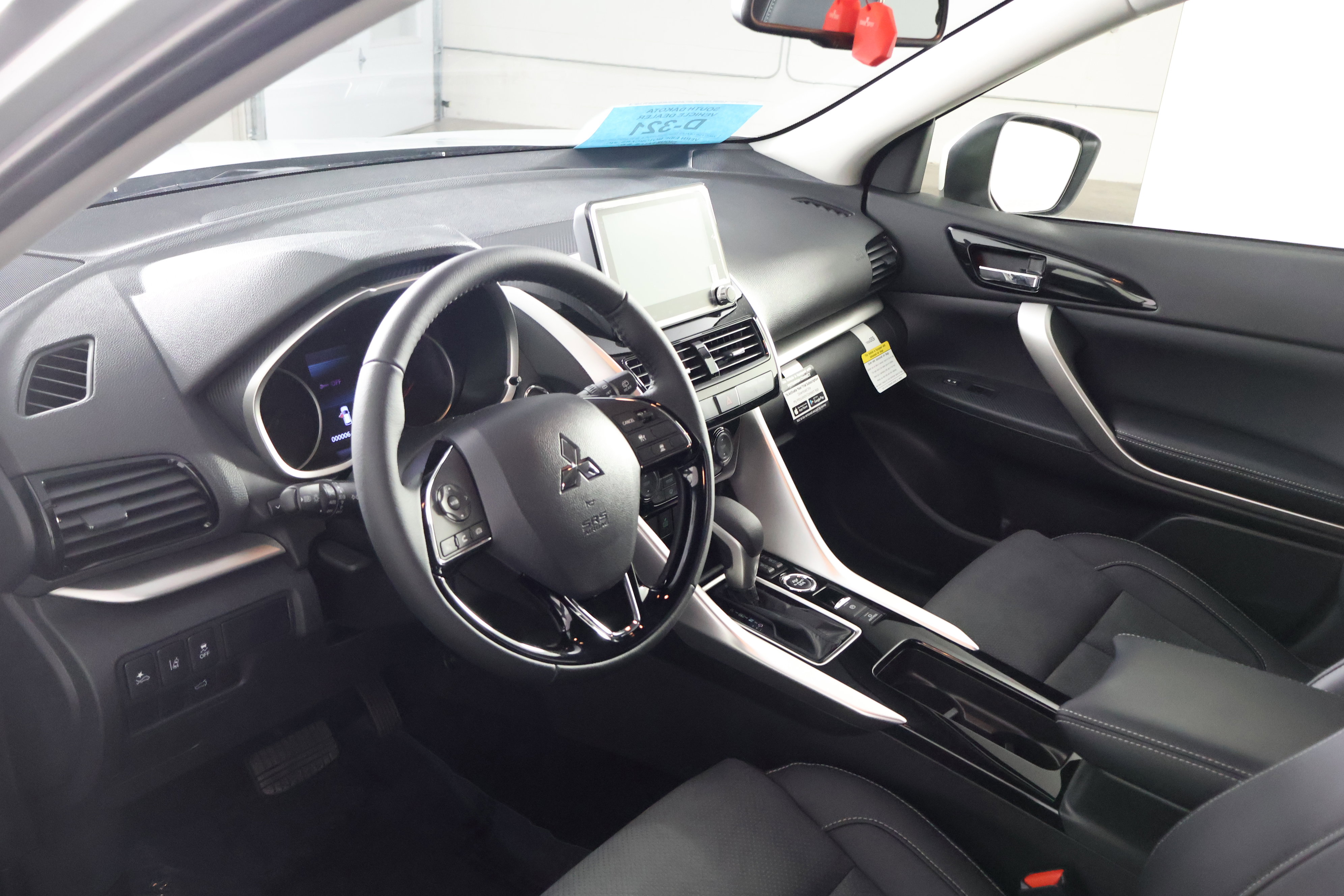 2025 Mitsubishi Eclipse Cross SEL photo 2