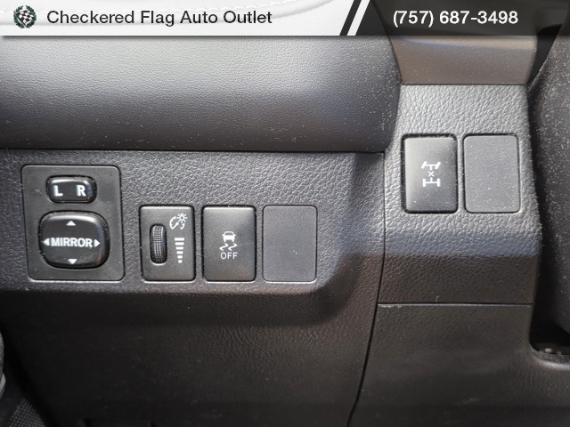 2015 Toyota RAV4 XLE photo 11