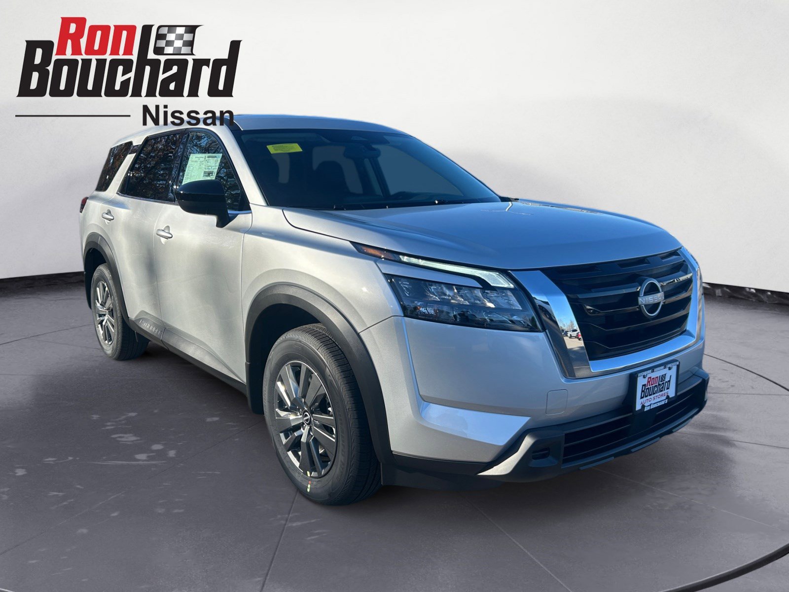 2025 Nissan Pathfinder S's photo