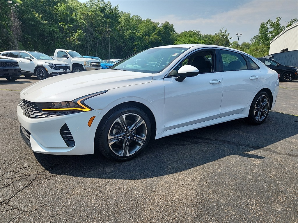 2022 Kia K5 LXS photo 3