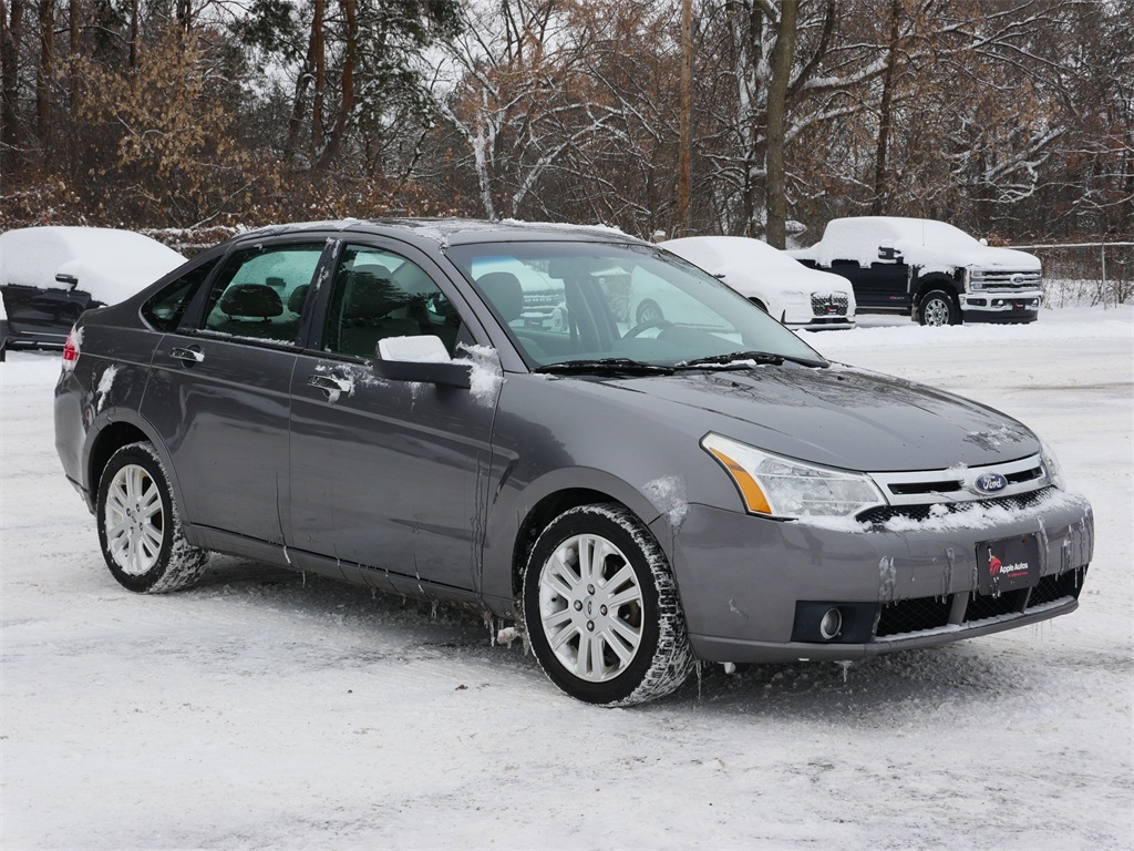 2011 Ford Focus SEL's photo