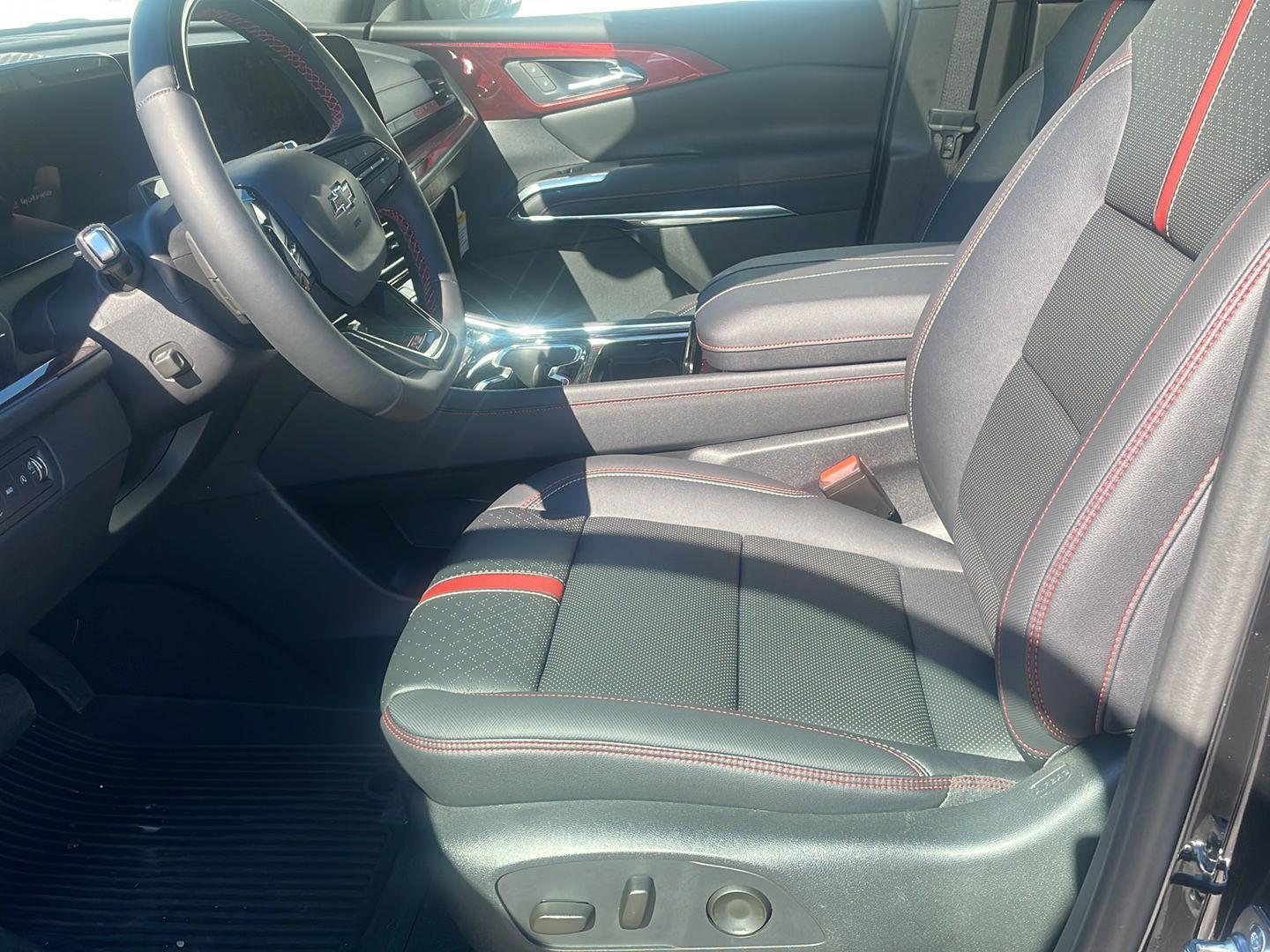 2024 Chevrolet Traverse RS photo 4