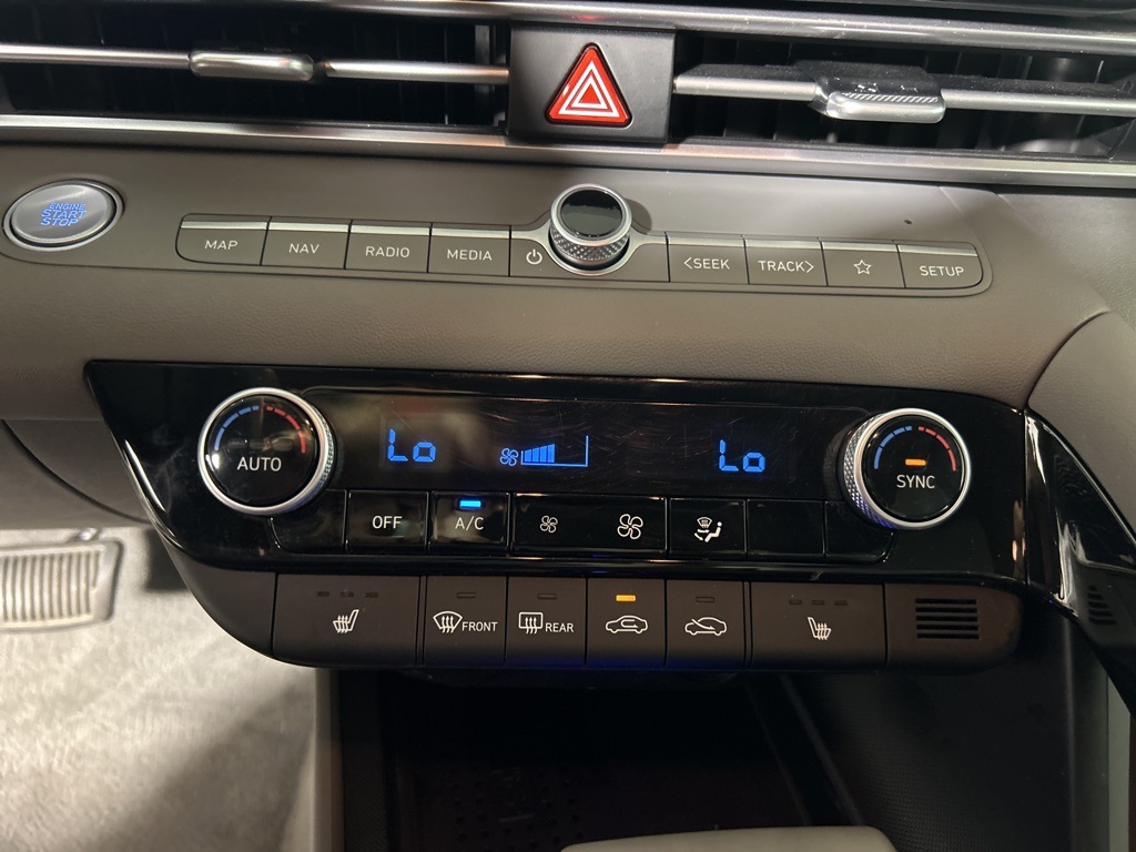 2023 Hyundai Elantra SEL photo 20