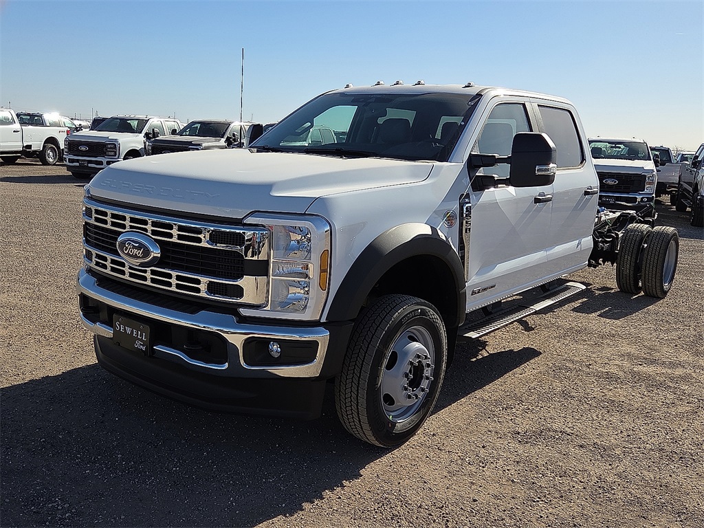 2026 Ford F-550 Super Duty Chassis Cab XL's photo